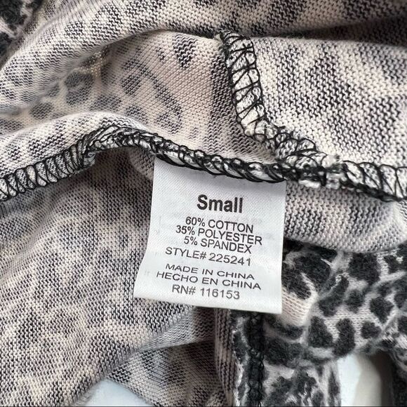 Poof New York • Leopard Print Front Twist Top - Picture 6 of 6